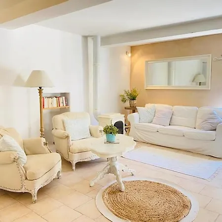 Superbe Maison De Village Et Sa Terrasse Panoramique *